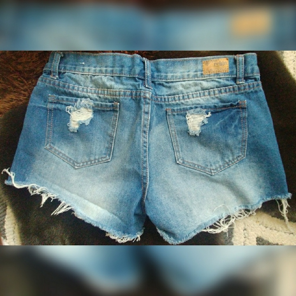 Reign Mid Rise Studded Shorts - Picture 4 of 4